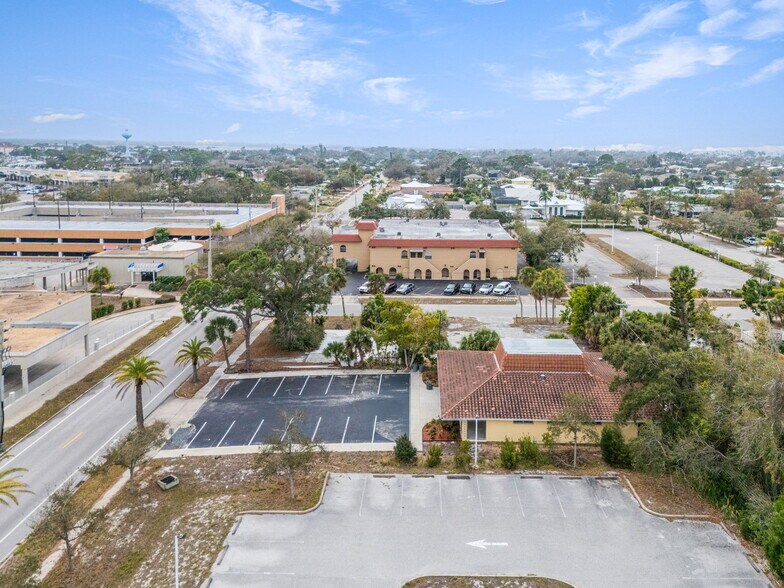 More Photos Of 540 Nokomis Ave S, Venice Medical For Sale