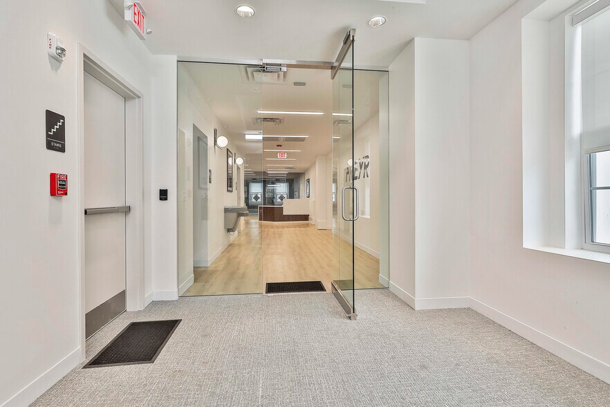 More Photos Of 6-8 E Court Sq, Newnan Medical For Lease