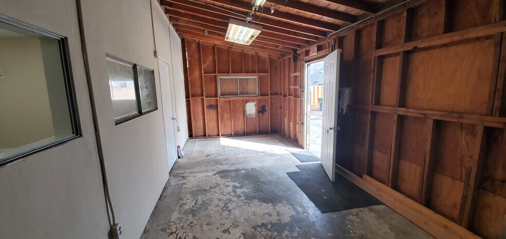 More Photos Of 1517-1523 Woodside Rd, Redwood City Storefront For Lease