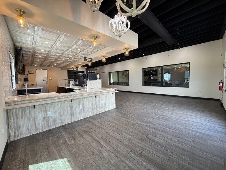 More Photos Of 1259 W I-20 Hwy, Monahans Storefront For Lease