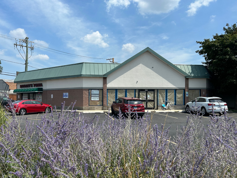 Primary Photo Of 3152 W 111th St, Chicago Convenience Store For Lease