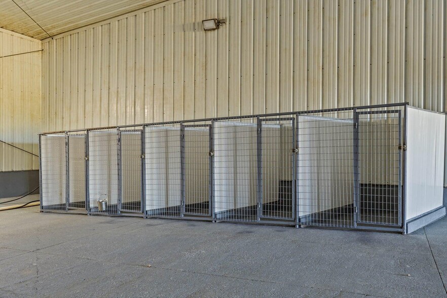 More Photos Of 558 Lucky Rd, Seymour Service For Sale