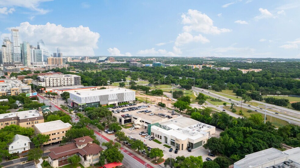 More Photos Of 1515 W 5th St, Austin General Retail For Sale