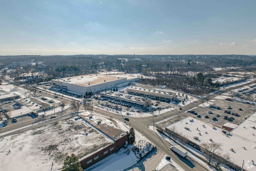 More Photos Of 2 1st Ave, Peabody Medical For Lease