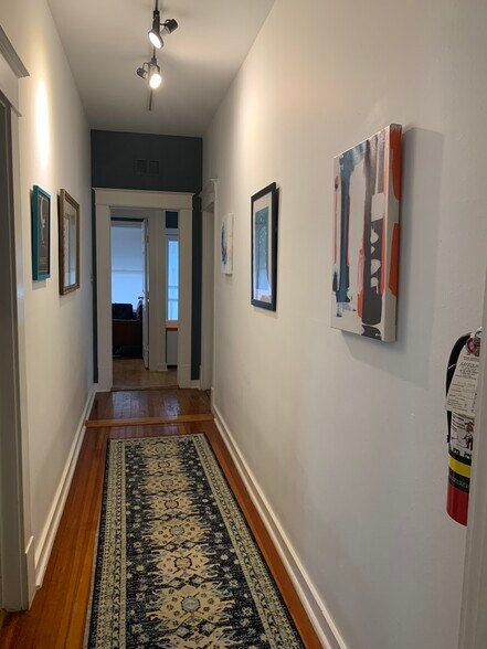 More Photos Of 1615 W 6th St, Austin Office Residential For Lease