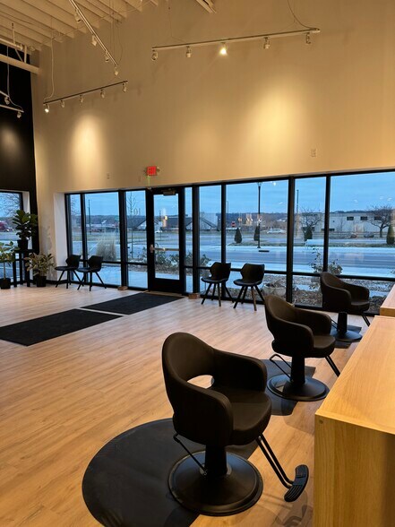 More Photos Of 103 Concord Exchange N, South Saint Paul Auto Dealership For Sale