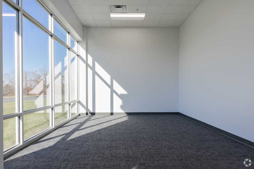 More Photos Of 1050 Douglas Hills Rd, Lithia Springs Unknown For Lease