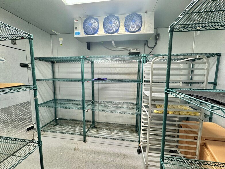 More Photos Of 721 Hanover Pike, Hampstead Unknown For Lease