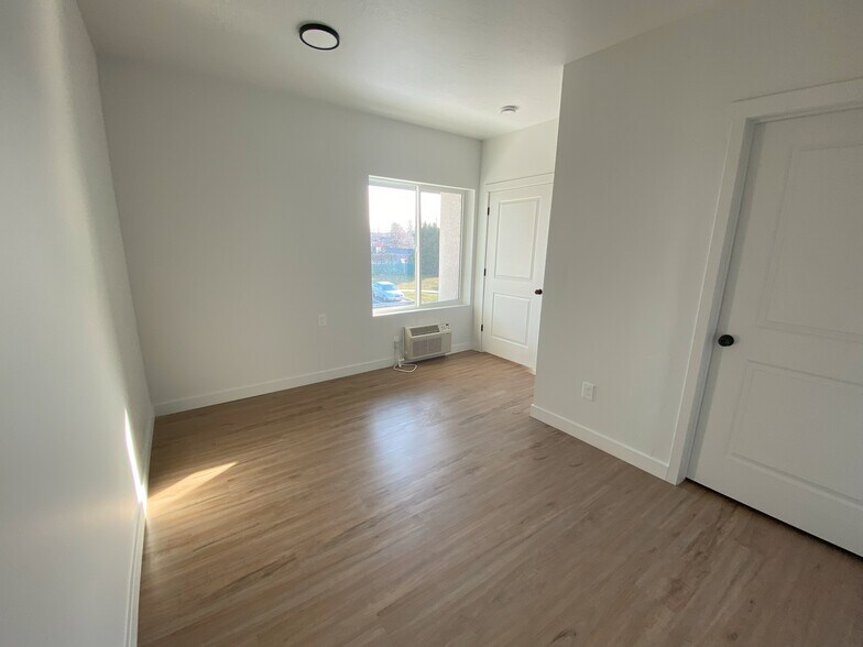 More Photos Of 404 E 5600 S, Salt Lake City Apartments For Sale