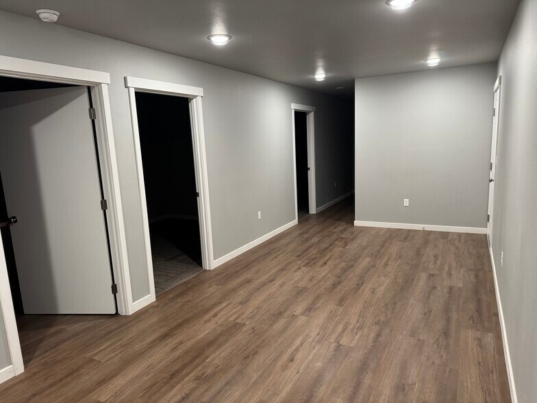 More Photos Of 5291 NW A Ave, Pendleton Airplane Hangar For Lease