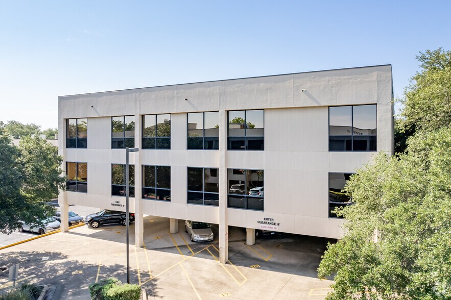 More Photos Of 8213 Shoal Creek Blvd, Austin Office For Lease