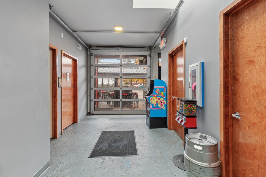 More Photos Of 314 N 4th St, Coeur d'Alene Bar For Sale