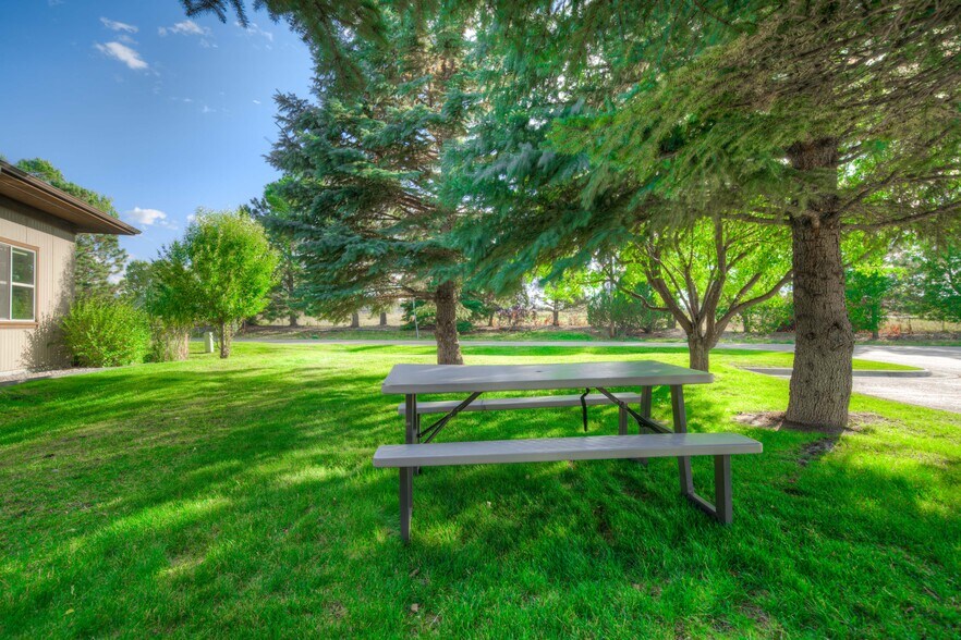 More Photos Of 351 Evergreen Dr, Bozeman Office For Sale