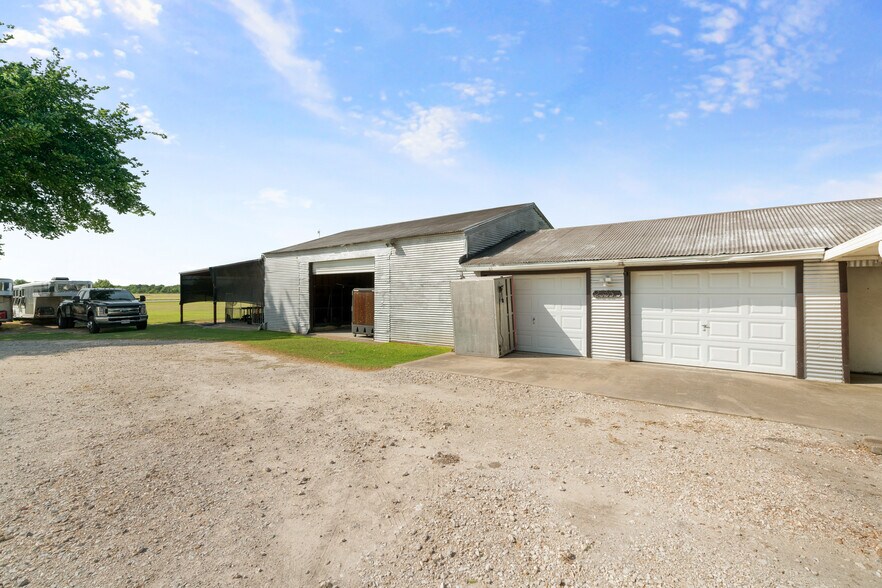 More Photos Of 2555 Straznicky Rd, Beasley Flex For Sale