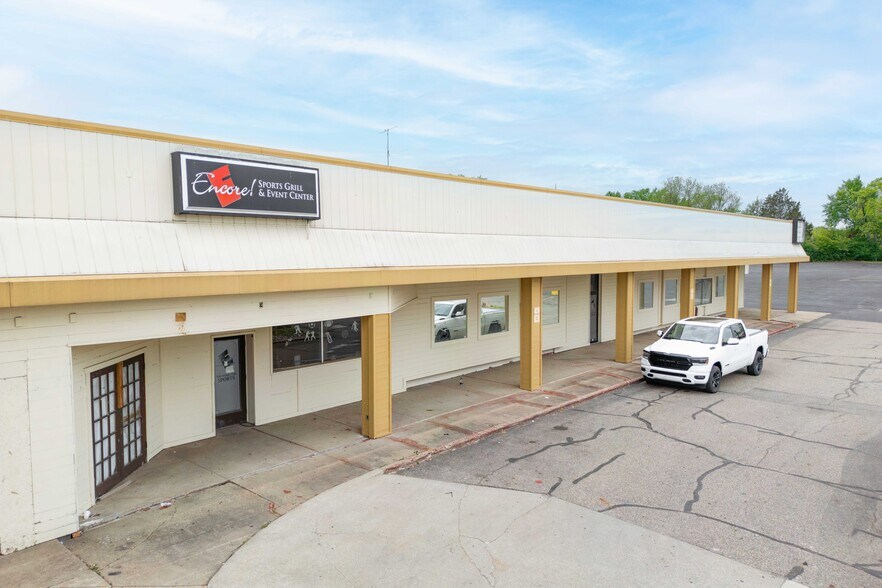 More Photos Of 3467-3575 Beecher Rd, Flint Freestanding For Sale