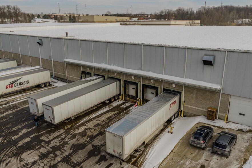 More Photos Of 8295 Bavaria Dr, Macedonia Distribution For Lease