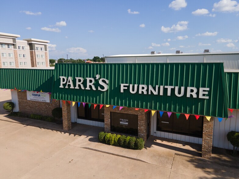 More Photos Of 2515 E Montgomery Pl, Wichita Falls Freestanding For Sale