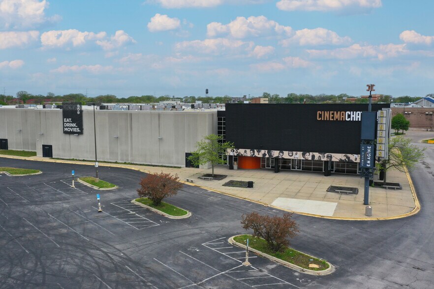 More Photos Of 210 W 87th St, Chicago Movie Theatre For Lease