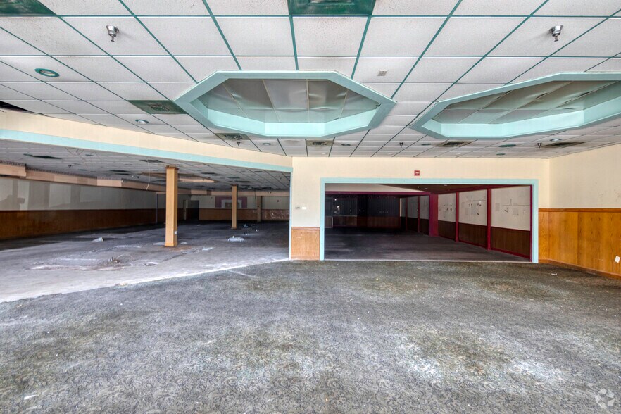 More Photos Of 4400 Bee Ridge Rd, Sarasota Unknown For Lease