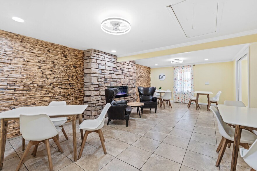 More Photos Of 808 Bypass Rd, Winchester Freestanding For Sale