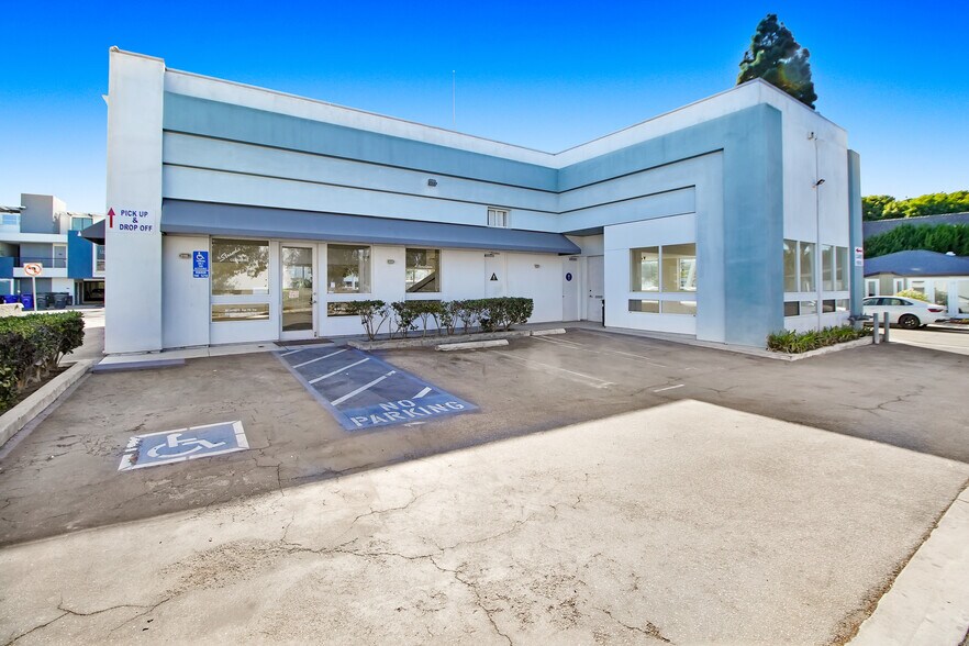 More Photos Of 927 Manhattan Beach Blvd, Manhattan Beach Storefront Retail Office For Sale