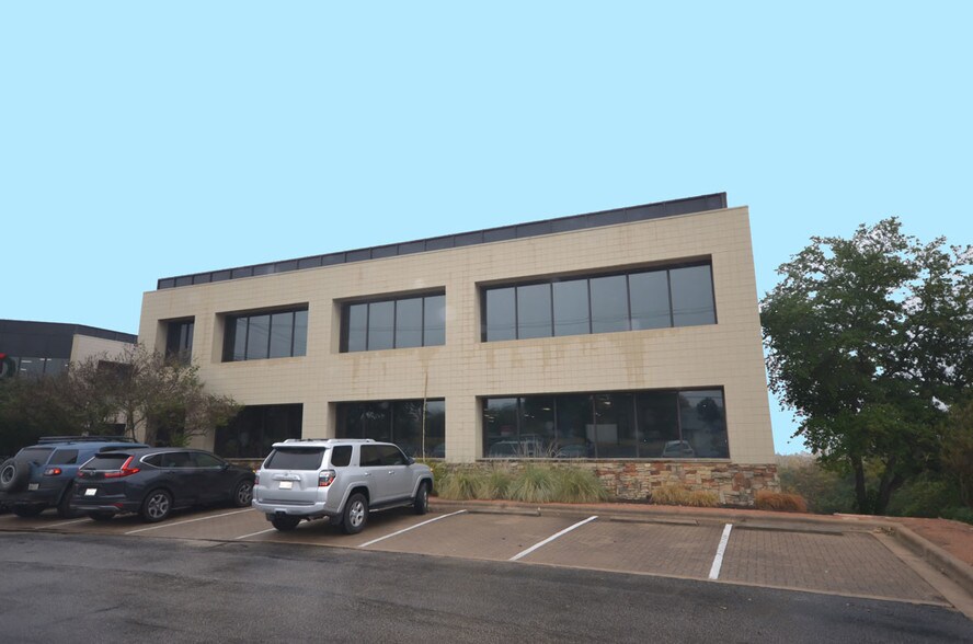 More Photos Of 7004 Bee Caves Rd, Austin Office For Lease