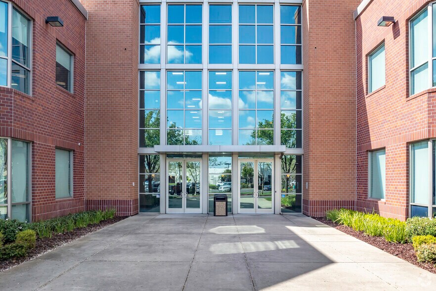 More Photos Of 1000 Enterprise Way, Roseville Office For Lease