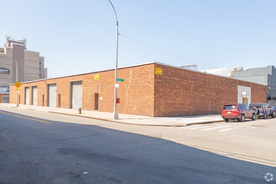 Primary Photo Of 91-24 144th Pl, Jamaica Warehouse For Lease