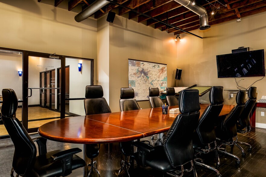 More Photos Of 247 Broad St, Kingsport Loft Creative Space For Sale