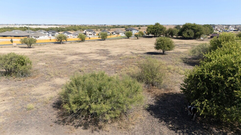 More Photos Of 900 County Road 132, Hutto Land For Sale