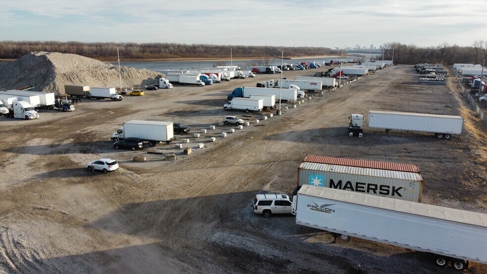 More Photos Of 9300 Riverview Dr, Saint Louis Land For Lease