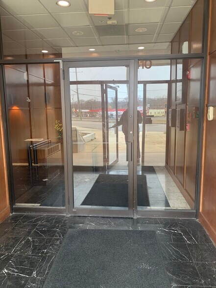 More Photos Of 5410 Indian Head Hwy, Oxon Hill Office For Sale