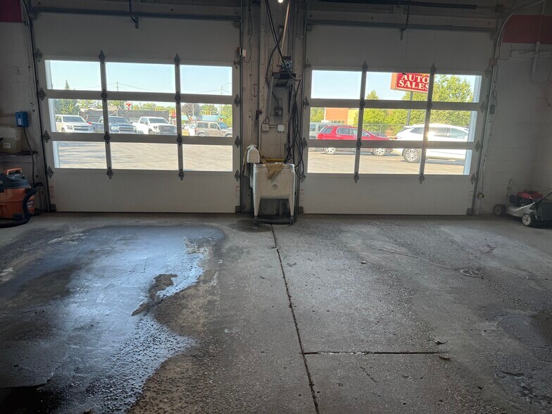 More Photos Of 1153 Baldwin Ave, Pontiac Auto Dealership For Sale