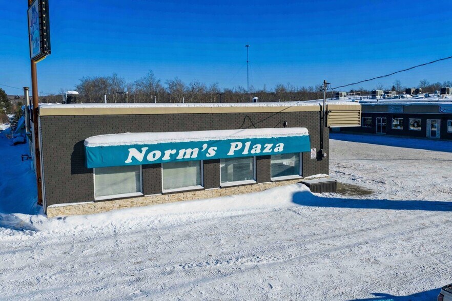More Photos Of 2924 Old Hwy 69 N, Val Caron Freestanding For Lease