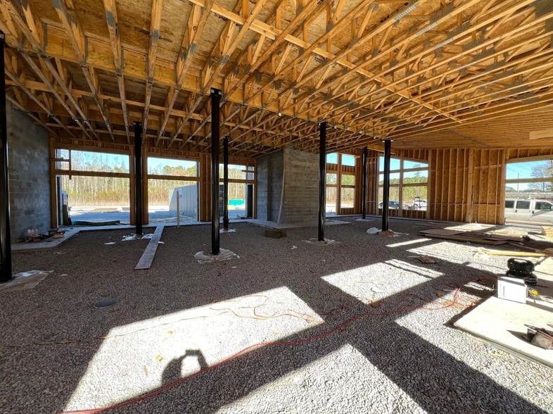 More Photos Of 5 Hampton Lake Dr, Bluffton Storefront Retail Office For Lease