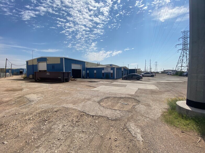 More Photos Of 3710 Kermit Hwy, Odessa Warehouse For Lease