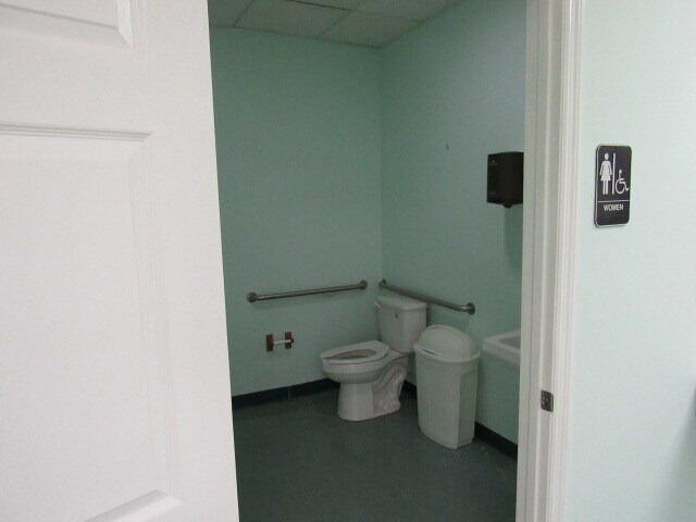 More Photos Of 4001 Confederate Point Rd, Jacksonville Medical For Sale