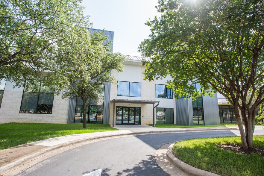 More Photos Of 4001 W Parmer Ln, Austin Office For Lease