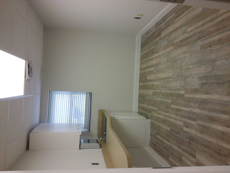 More Photos Of 9712 Belair Rd, Nottingham Medical For Lease