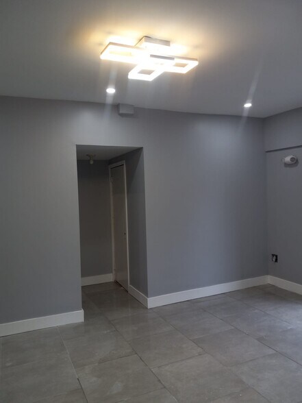 More Photos Of 9 Meadow Rd, Rutherford General Retail For Lease