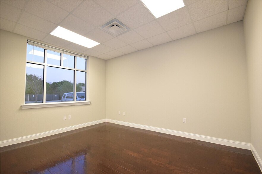 More Photos Of 3900 S Stonebridge Dr, McKinney Medical For Lease