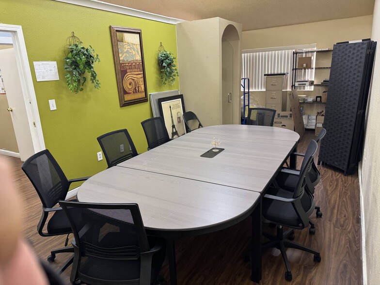 More Photos Of 2950 E Flamingo Rd, Las Vegas Office For Sale
