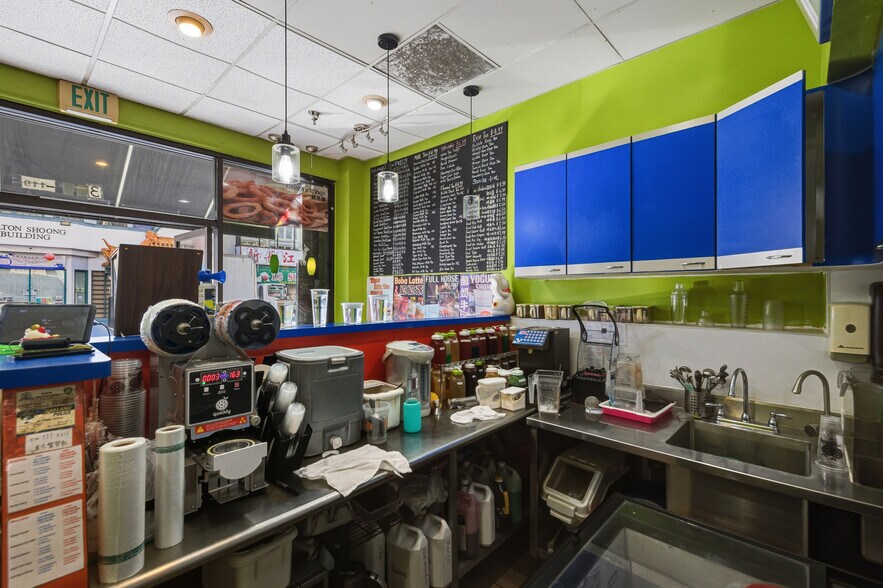 More Photos Of 324 10th St, Oakland Storefront Retail Office For Sale