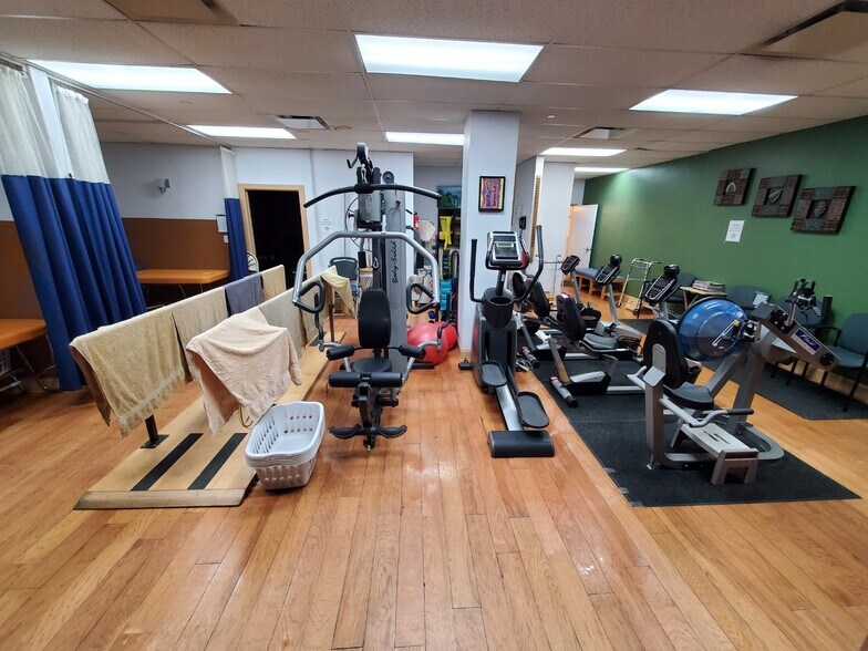 More Photos Of 38-34 Parsons Blvd, Flushing Medical For Sale