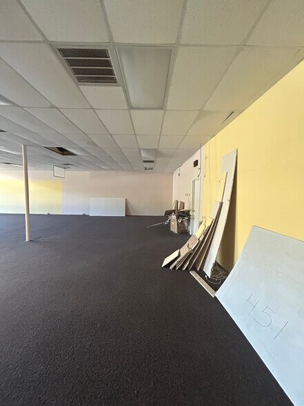 More Photos Of 25127 Highway 5, Lonsdale General Retail For Lease
