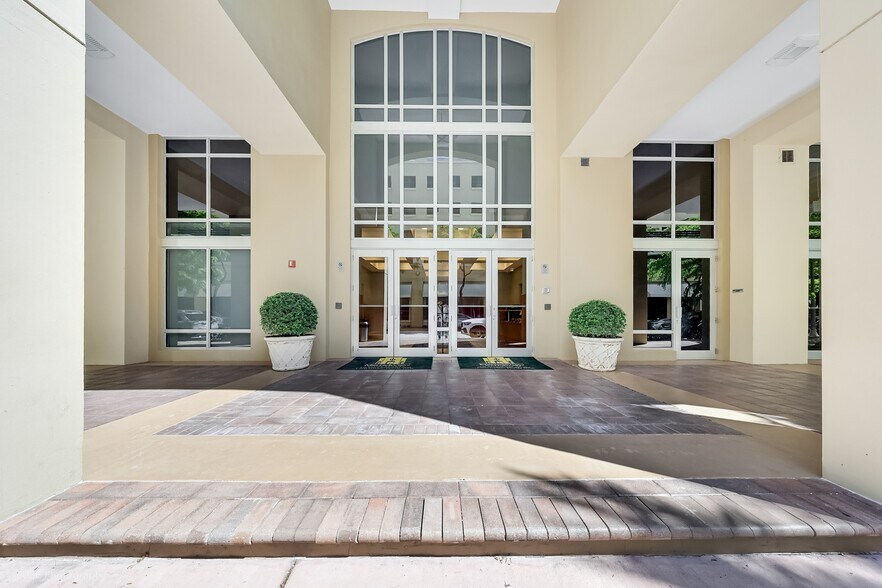 More Photos Of 135 San Lorenzo Ave, Coral Gables Office For Sale