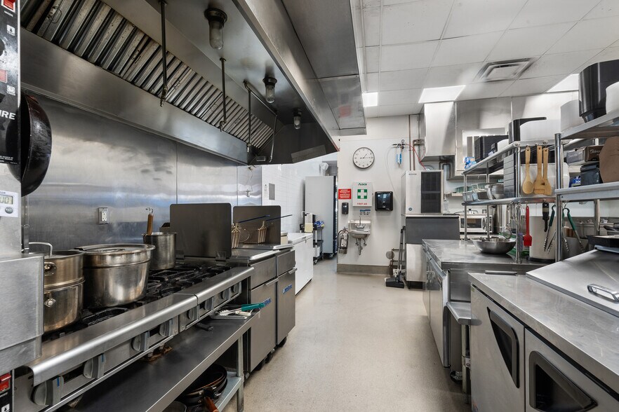 More Photos Of 2144-2146 Colorado Blvd, Los Angeles Restaurant For Sale