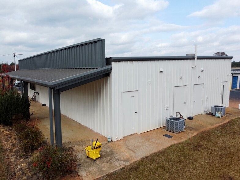 More Photos Of 179 Highway 11 S, Social Circle Office For Lease