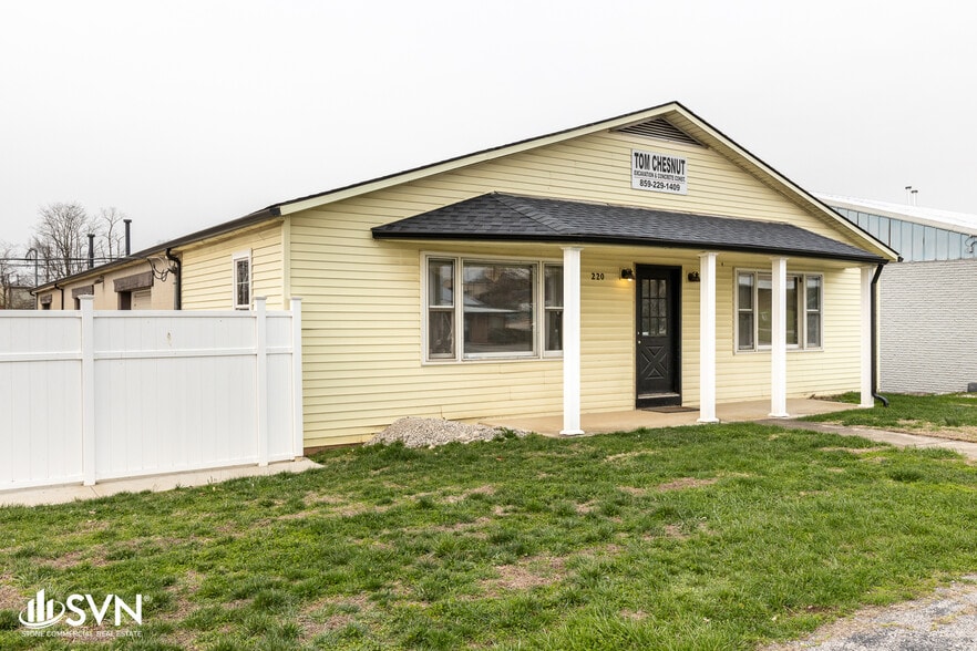 More Photos Of 220 Industry Pky, Nicholasville Warehouse For Sale