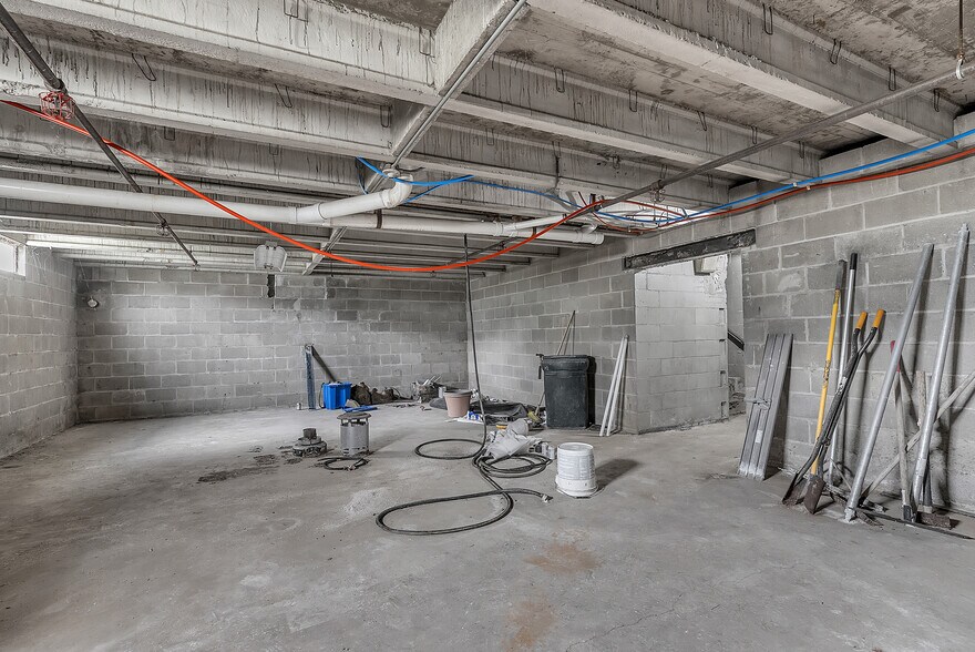 More Photos Of 330 Upton Ave, Battle Creek Warehouse For Sale